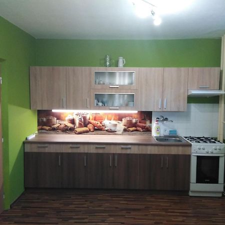 Housing Hella Apartment Nova Lesna Ngoại thất bức ảnh