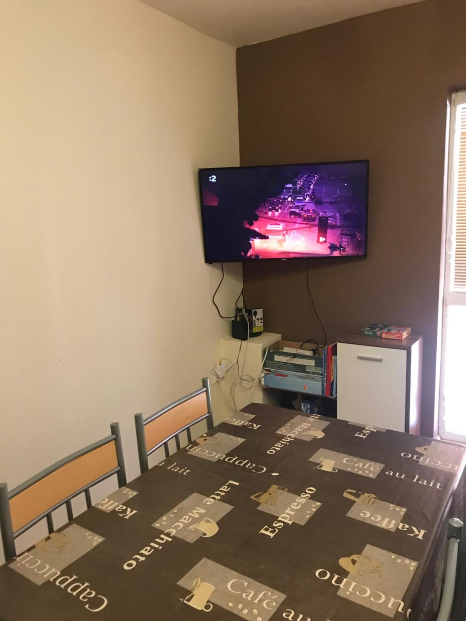 Housing Hella Apartment Nova Lesna Ngoại thất bức ảnh